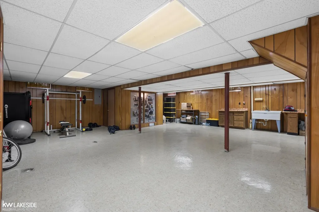 37900 Saddle Lane Clinton Charter Township MI 48036