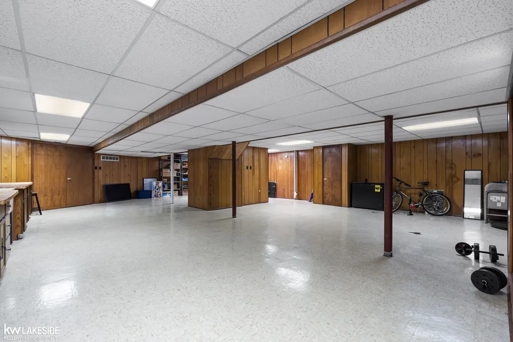 37900 Saddle Lane Clinton Charter Township MI 48036