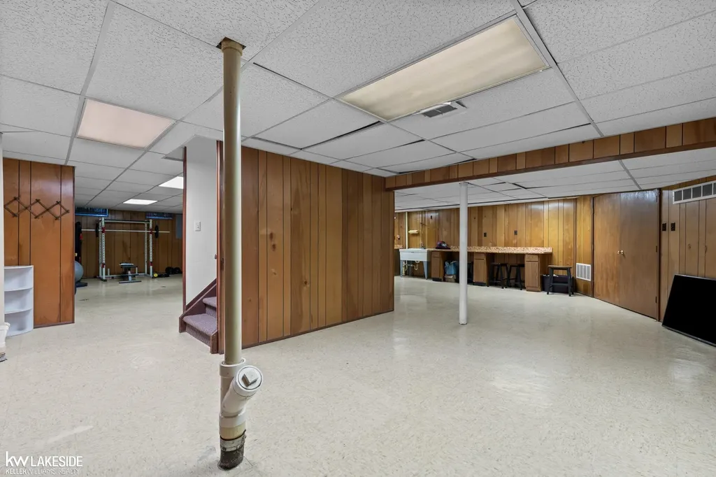 37900 Saddle Lane Clinton Charter Township MI 48036