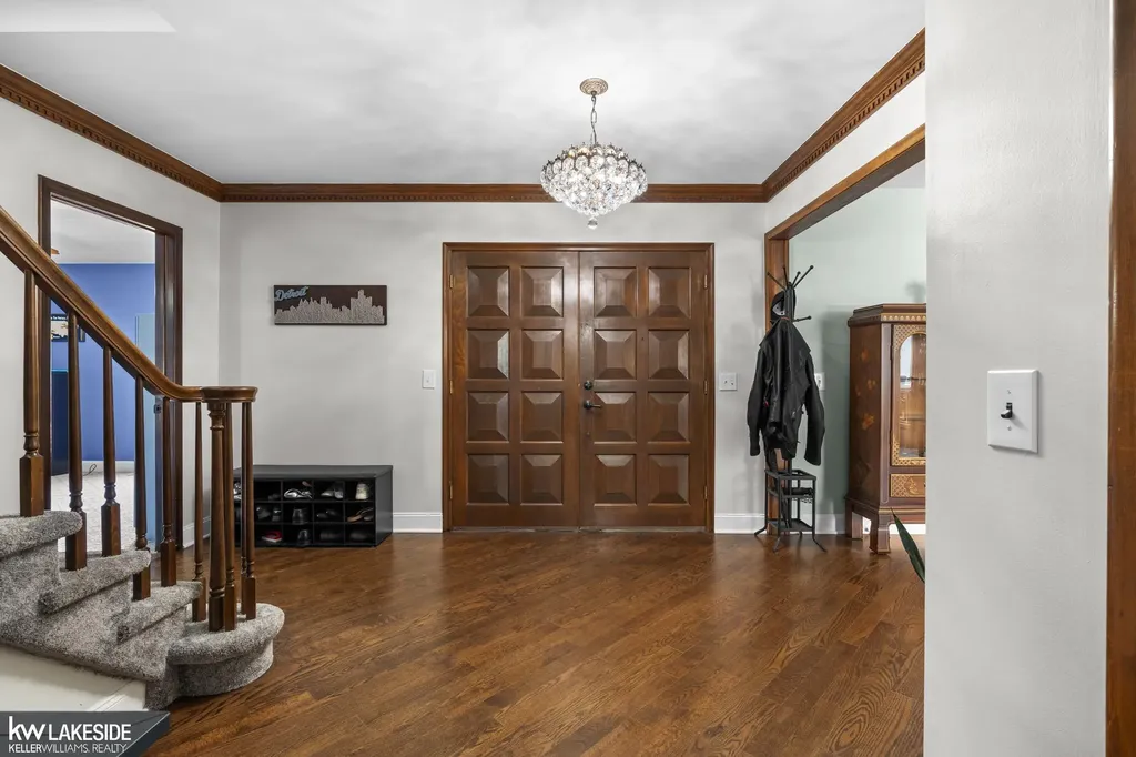 37900 Saddle Lane Clinton Charter Township MI 48036