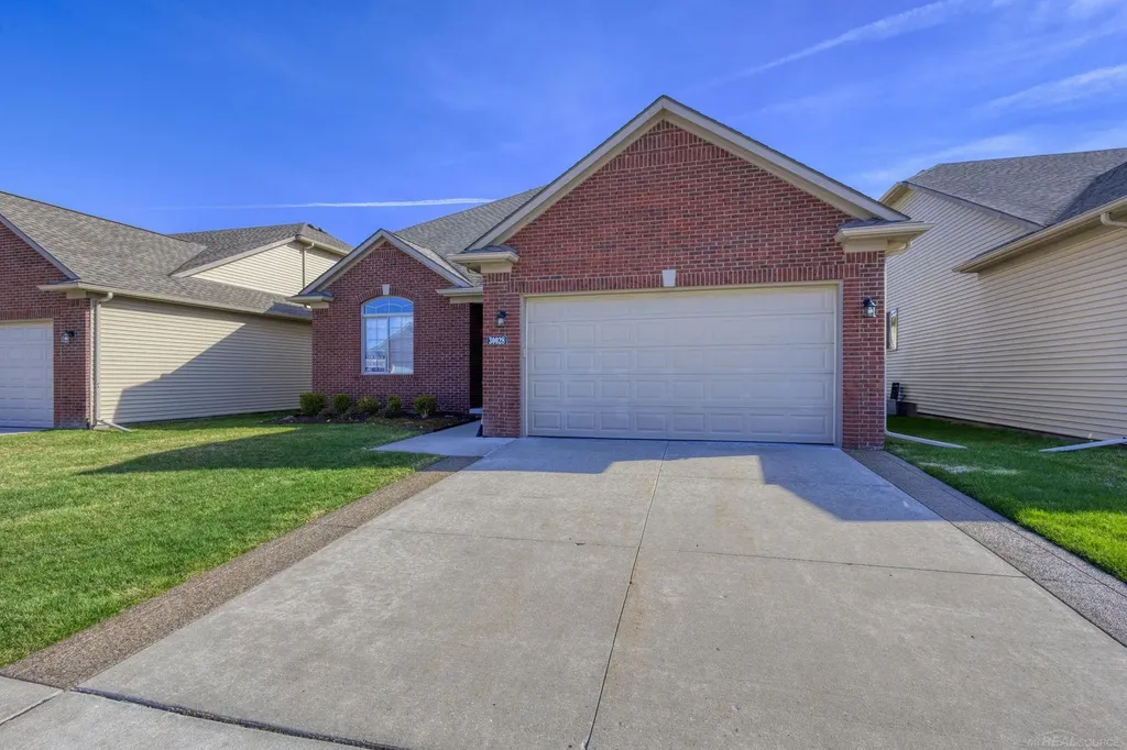 30028 Danvers Drive Chesterfield Township MI 48051