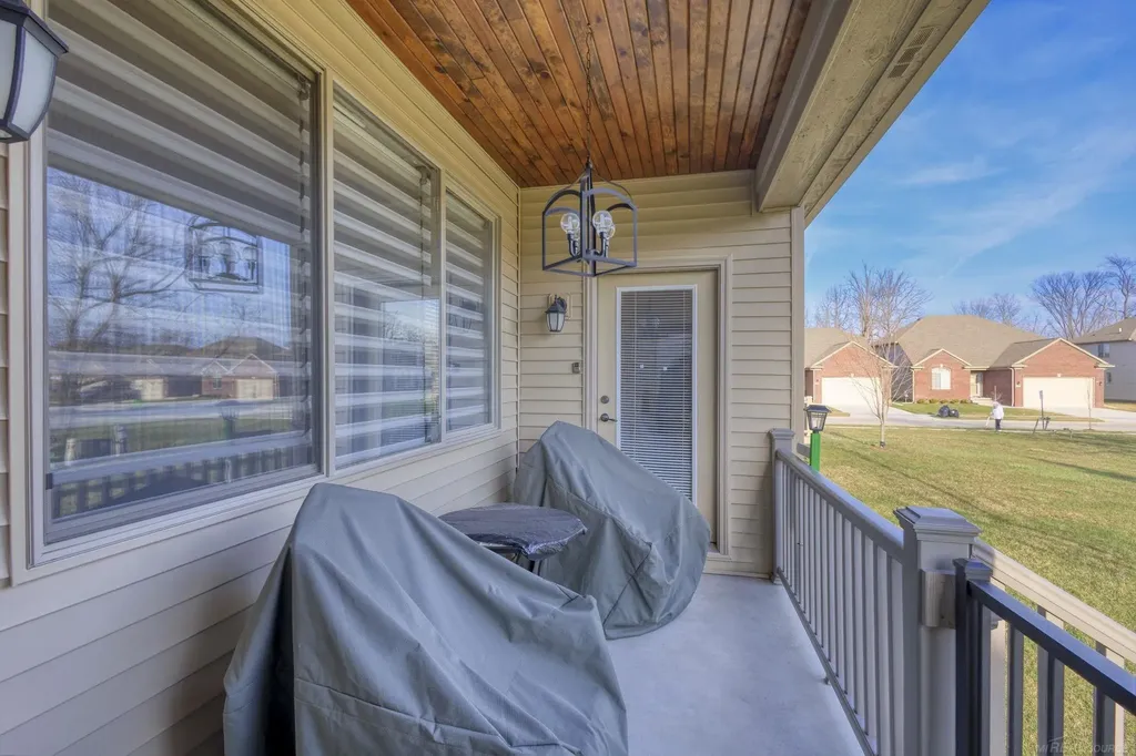 30028 Danvers Drive Chesterfield Township MI 48051