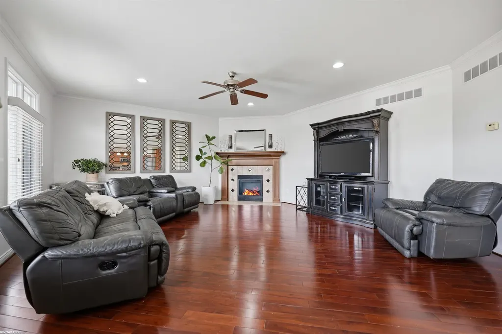 16465 Bishopsgate Drive Macomb Township MI 48044