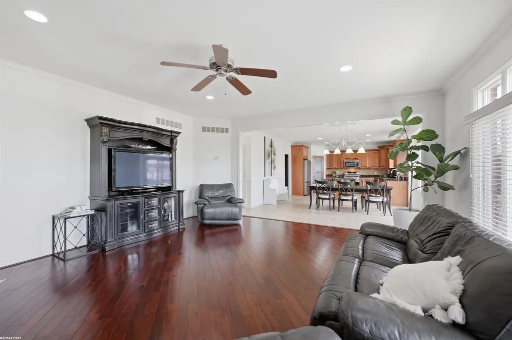 16465 Bishopsgate Drive Macomb Township MI 48044