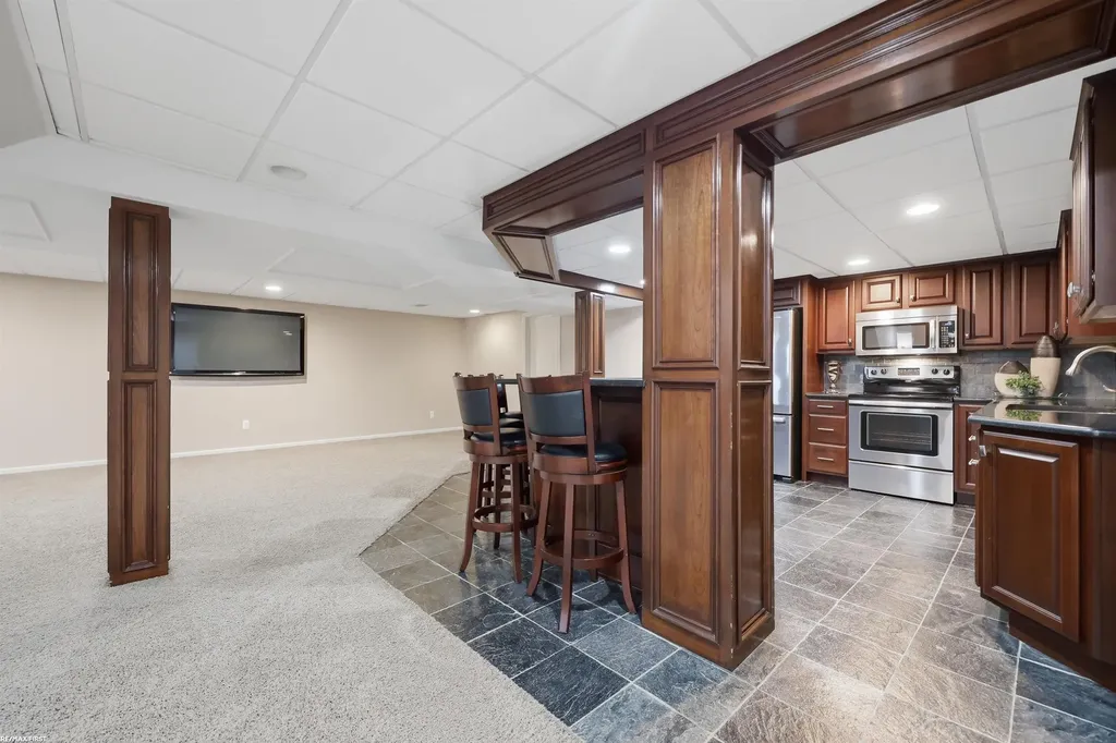 16465 Bishopsgate Drive Macomb Township MI 48044
