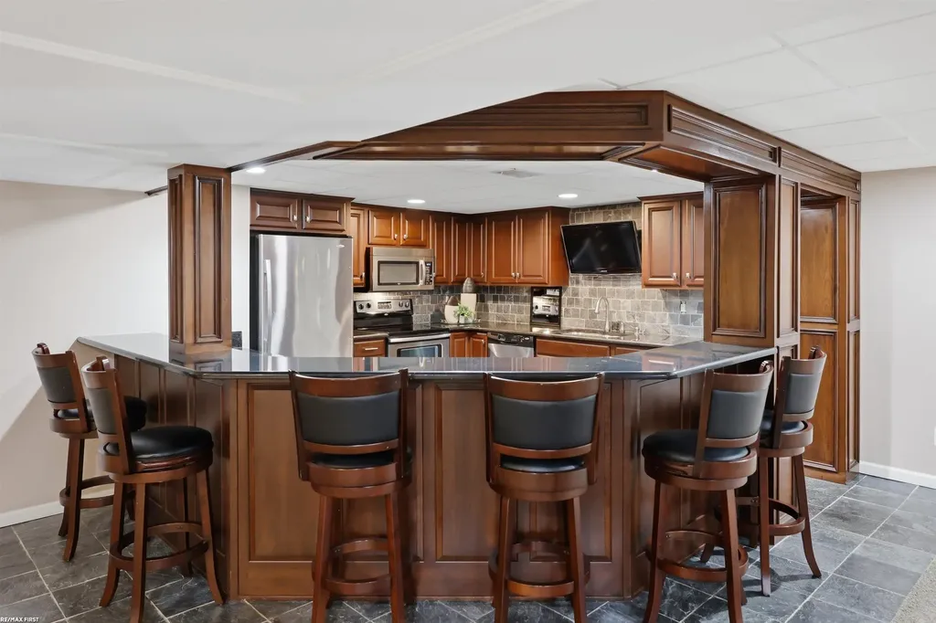 16465 Bishopsgate Drive Macomb Township MI 48044