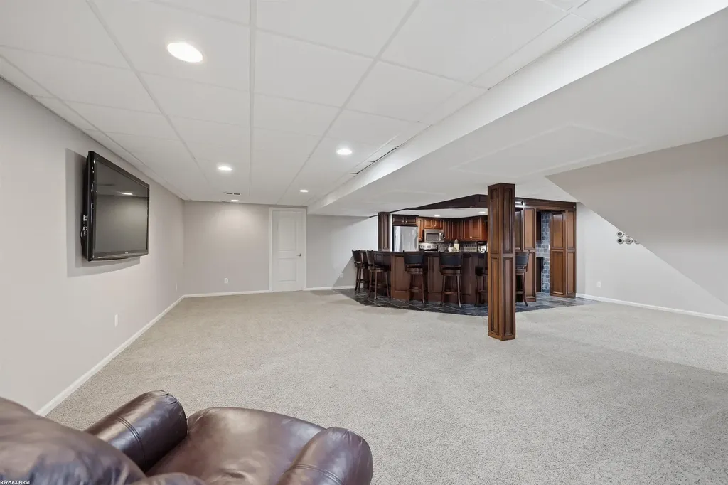 16465 Bishopsgate Drive Macomb Township MI 48044