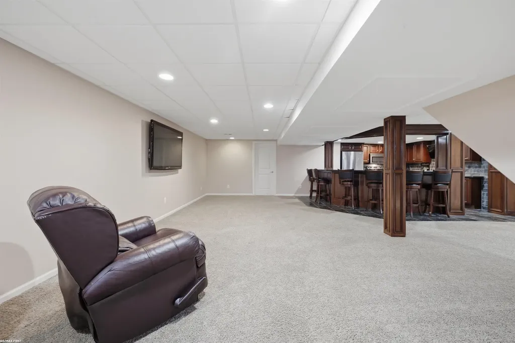 16465 Bishopsgate Drive Macomb Township MI 48044