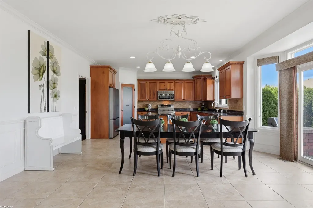 16465 Bishopsgate Drive Macomb Township MI 48044