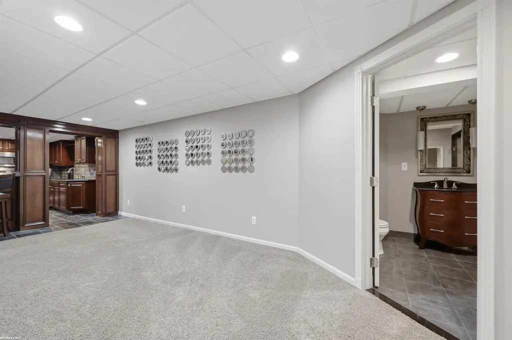 16465 Bishopsgate Drive Macomb Township MI 48044