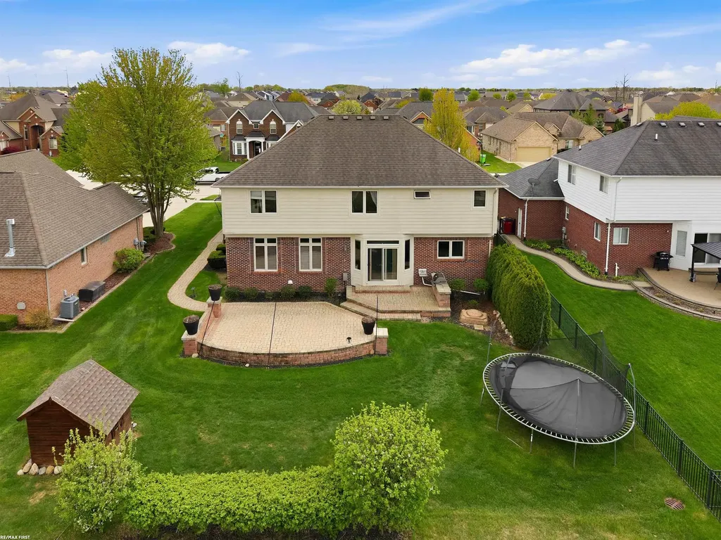16465 Bishopsgate Drive Macomb Township MI 48044