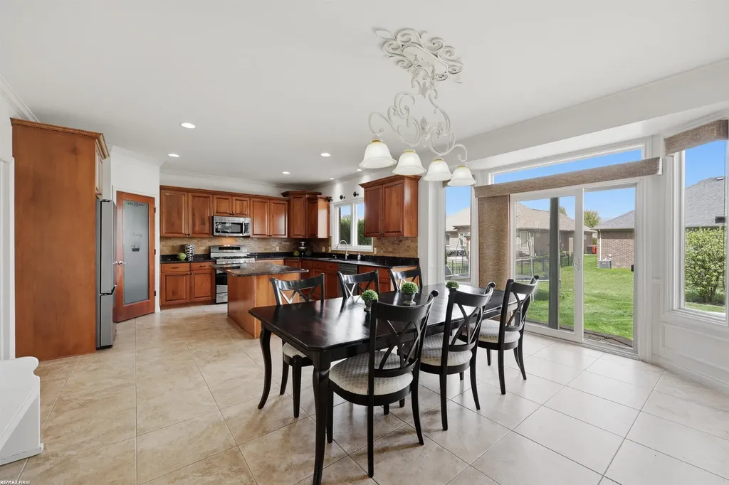 16465 Bishopsgate Drive Macomb Township MI 48044