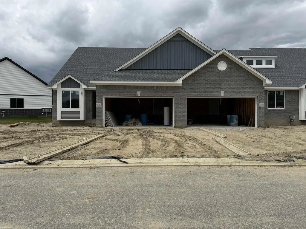 48303 Frangrove Lane Chesterfield Township MI 48051