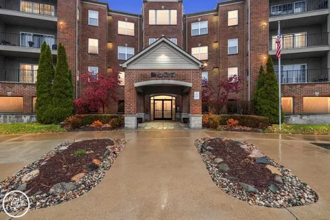 2118 Country Club Drive St. Clair Shores City MI 48082