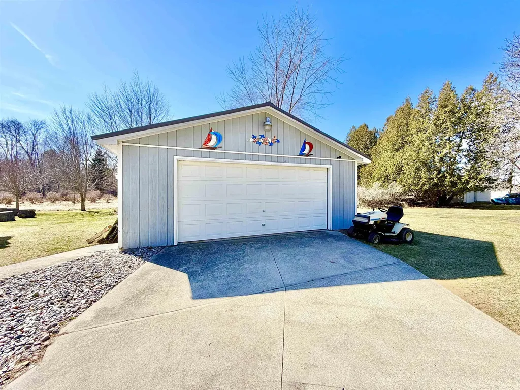 607 Maple Street Tawas City City MI 48763