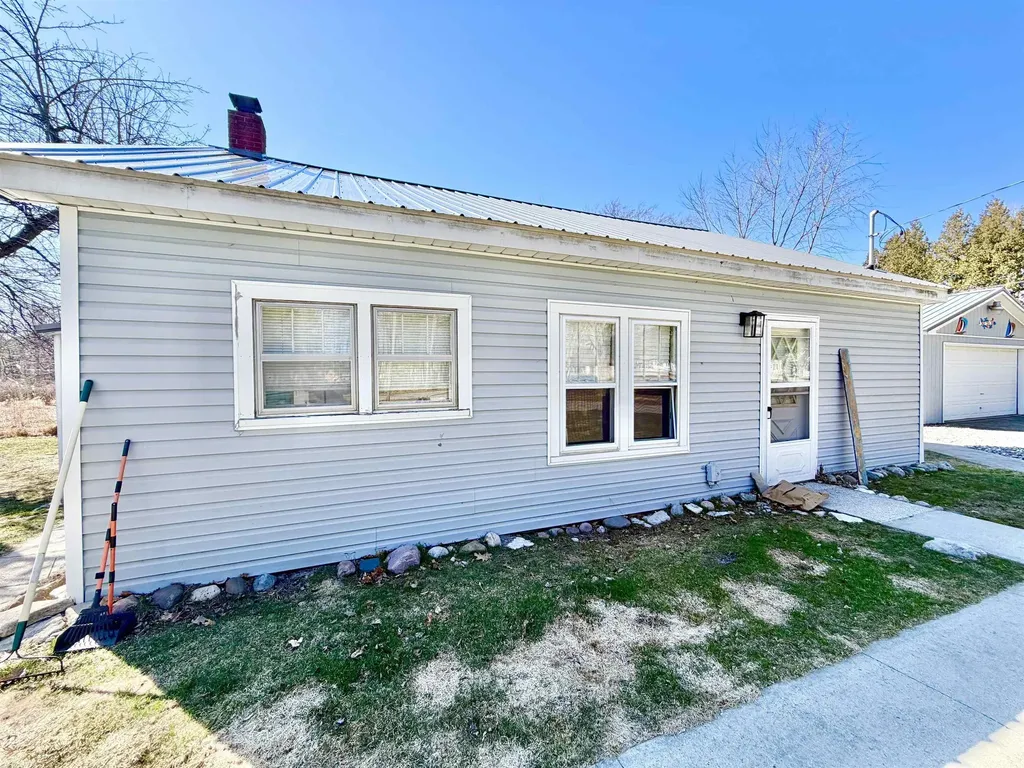 607 Maple Street Tawas City City MI 48763