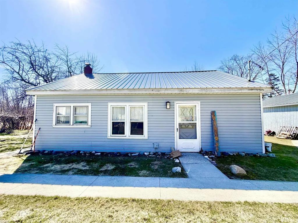 607 Maple Street Tawas City City MI 48763