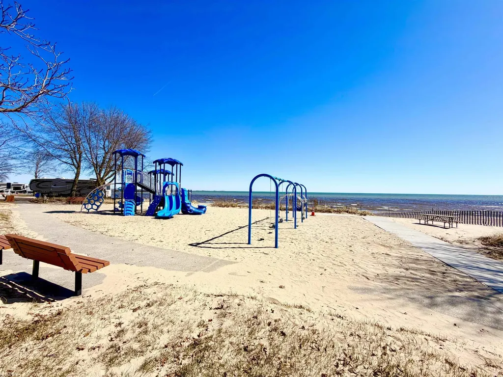 607 Maple Street Tawas City City MI 48763