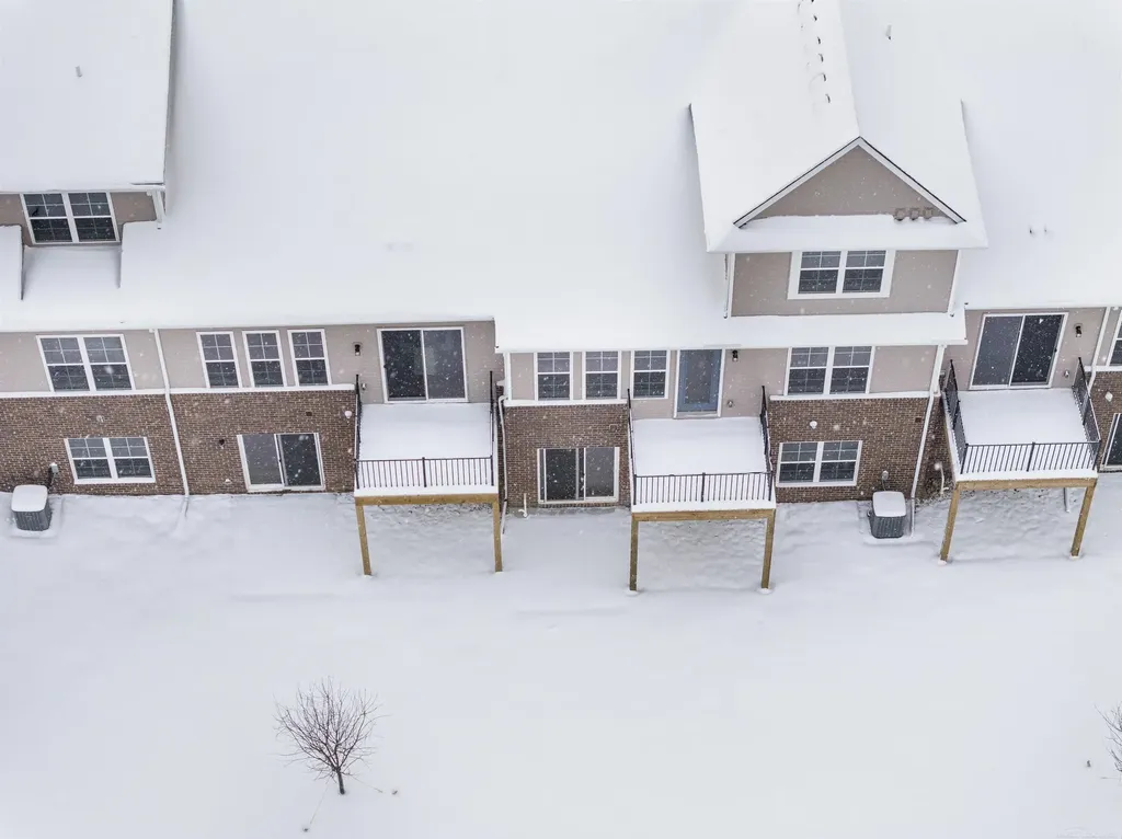 2221 Chase Drive Hartland Township MI 48855