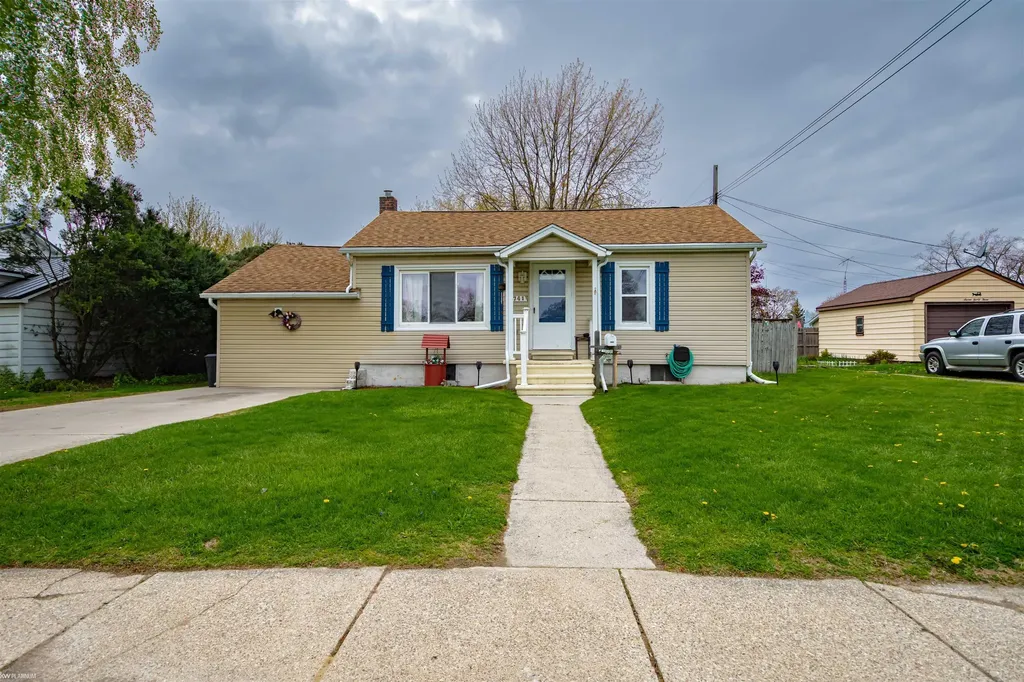 741 17th Street Port Huron City MI 48060