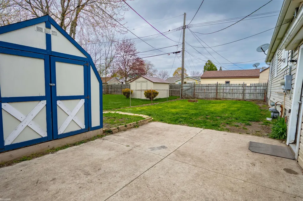 741 17th Street Port Huron City MI 48060