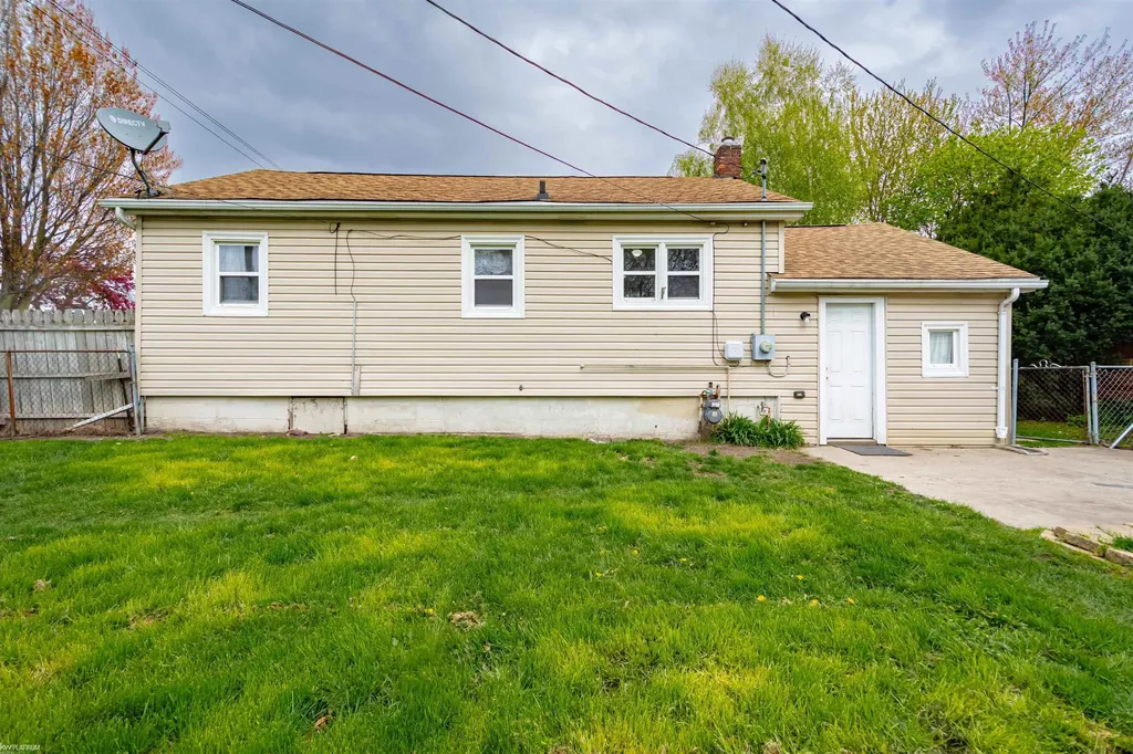741 17th Street Port Huron City MI 48060