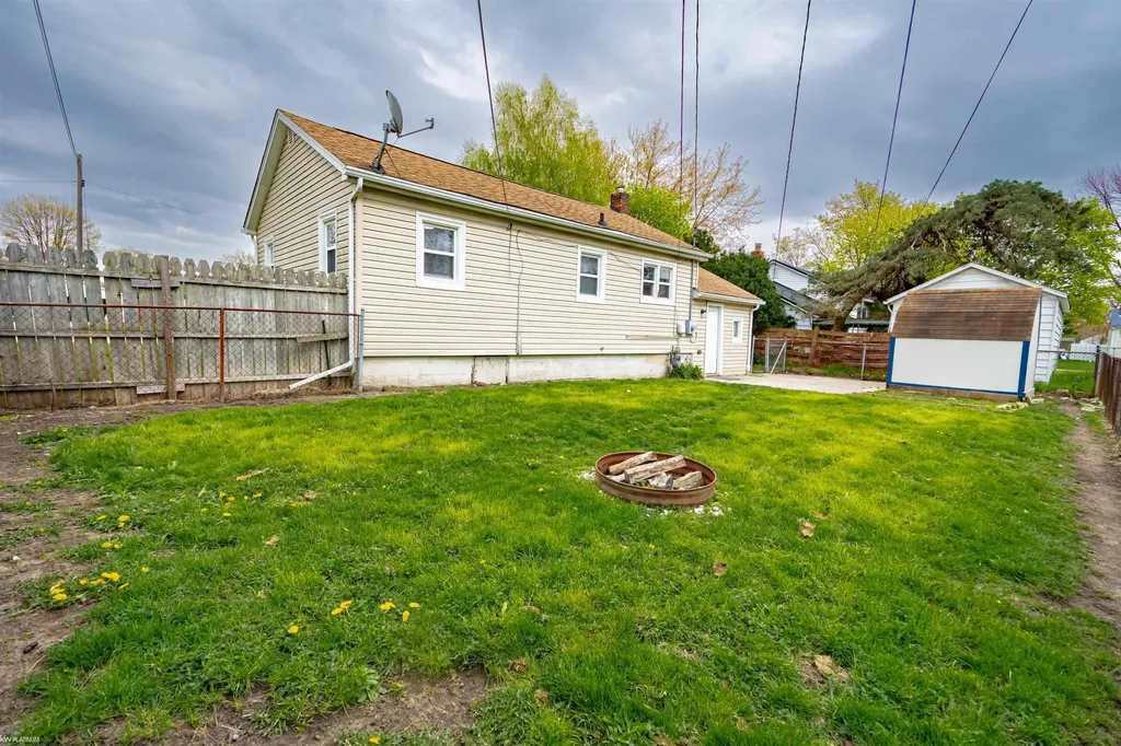 741 17th Street Port Huron City MI 48060