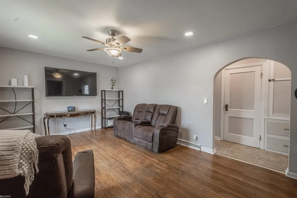 741 17th Street Port Huron City MI 48060