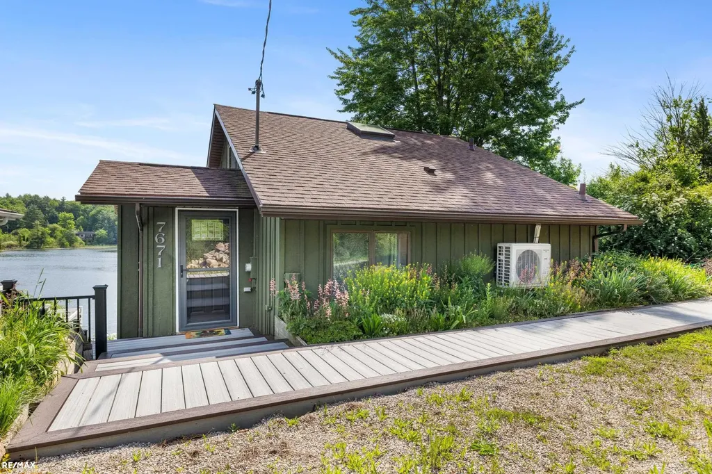 7671 Osborne Drive Millington Village MI 48746