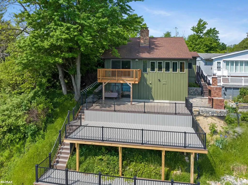 7671 Osborne Drive Millington Village MI 48746