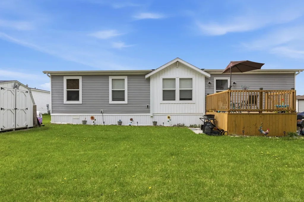 1401 Juniper Court Columbus Township MI 48063