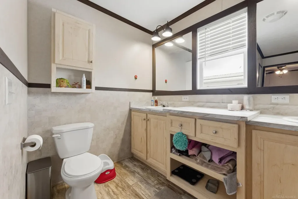 1401 Juniper Court Columbus Township MI 48063