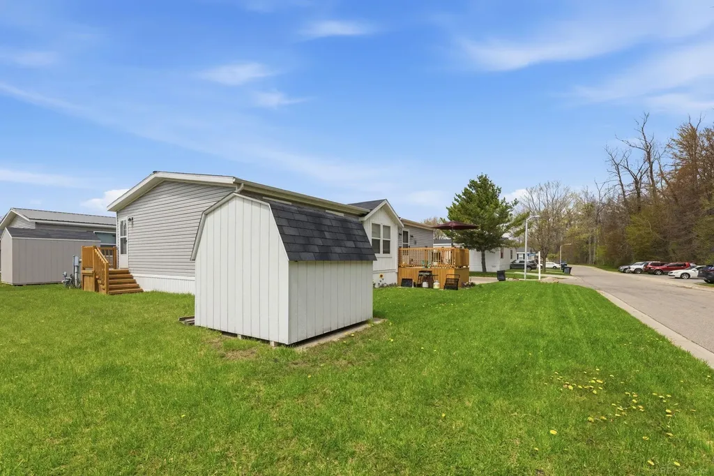 1401 Juniper Court Columbus Township MI 48063