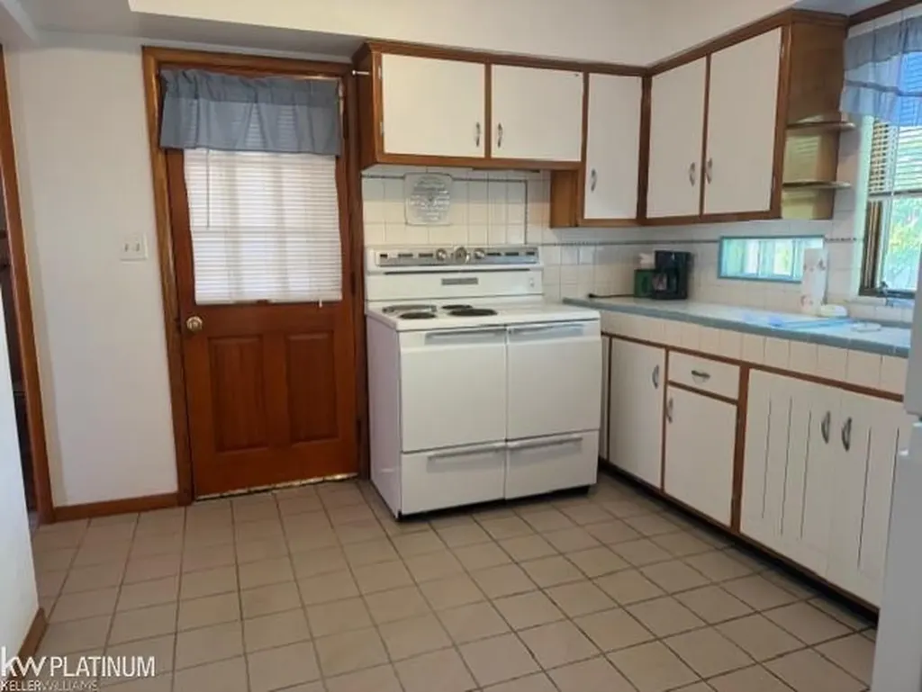 1891 S Parker Street Marine City City MI 48039