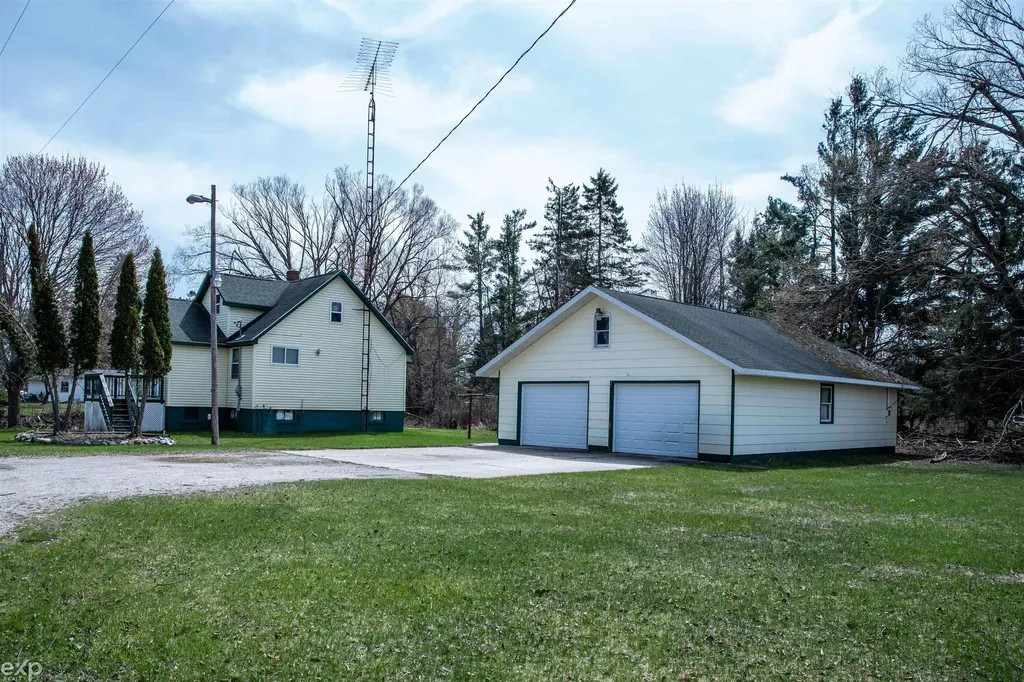 5368 Alger Smith Road Alcona Township MI 48721