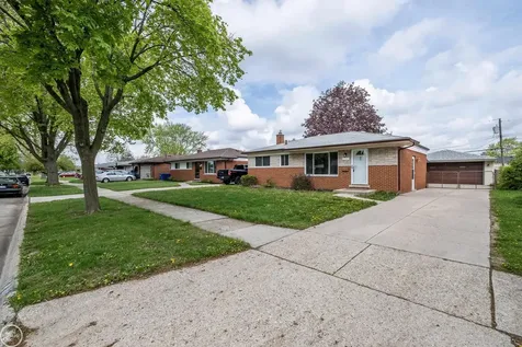13441 Carol Avenue Warren City MI 48088