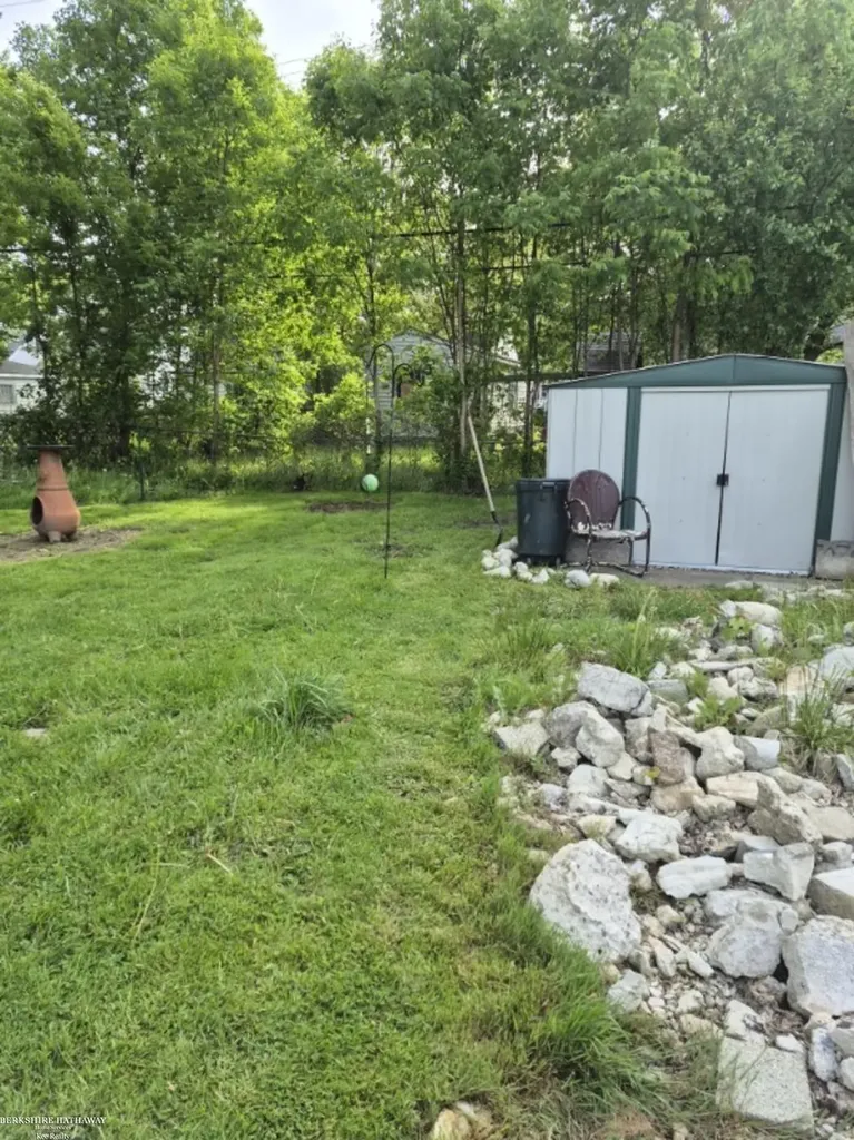 26285 Normandy Street Roseville City MI 48066