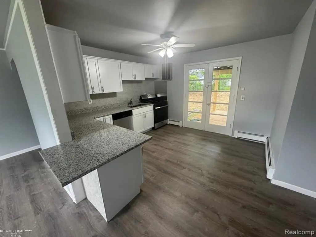 26285 Normandy Street Roseville City MI 48066