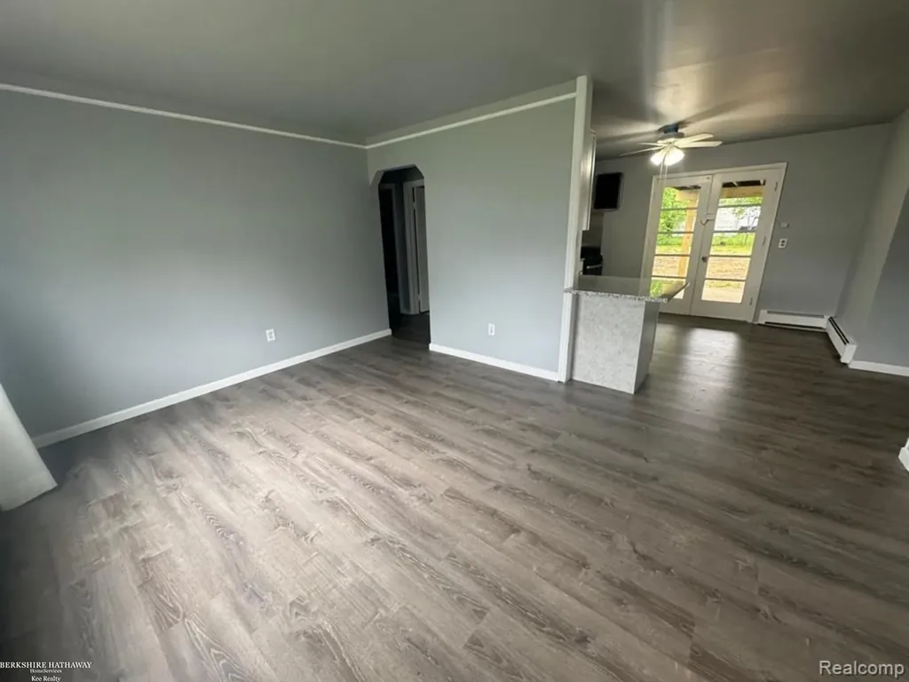 26285 Normandy Street Roseville City MI 48066