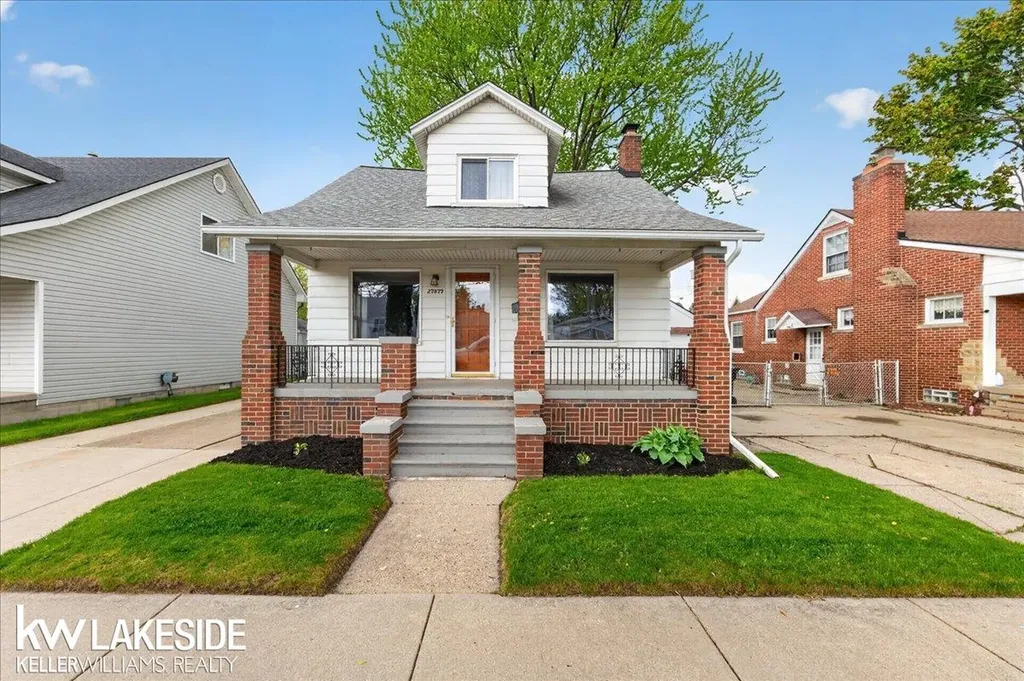 27377 Pinehurst Drive Roseville City MI 48066