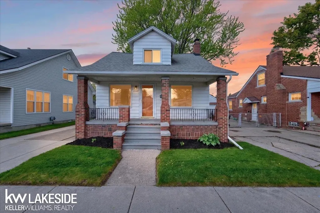 27377 Pinehurst Drive Roseville City MI 48066