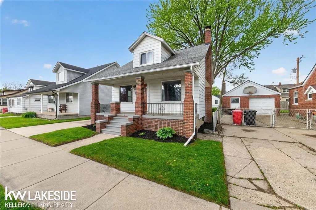 27377 Pinehurst Drive Roseville City MI 48066