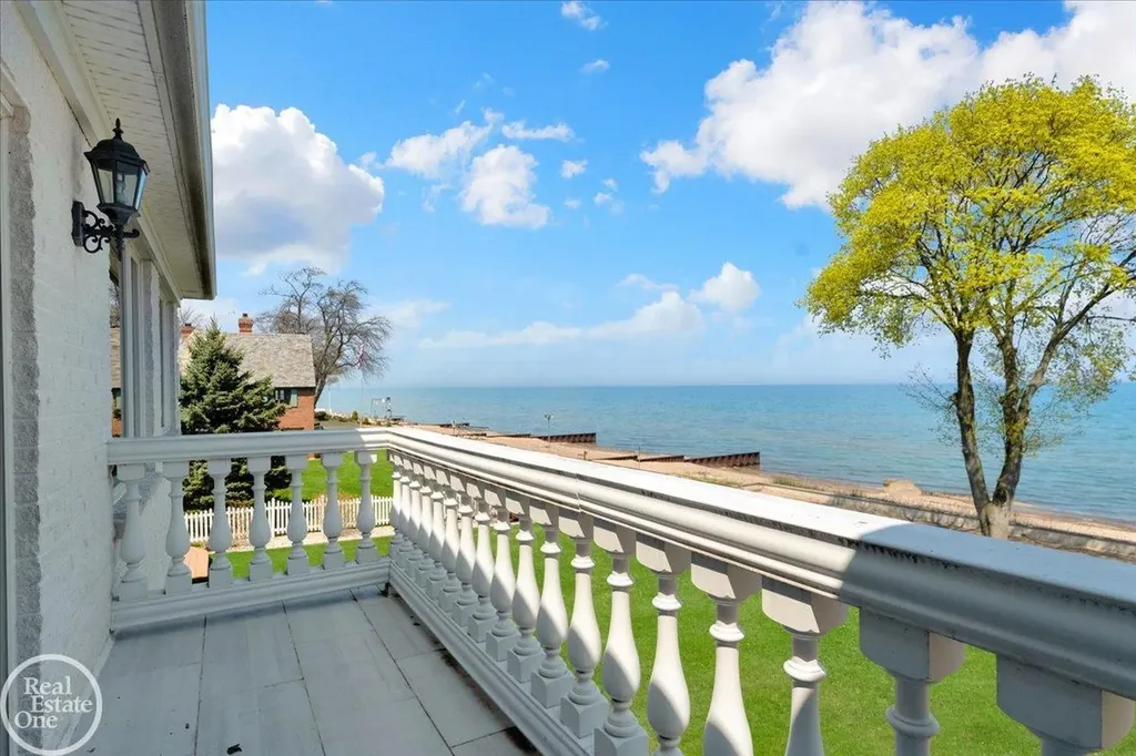 4326 Gratiot Avenue Port Huron City MI 48060