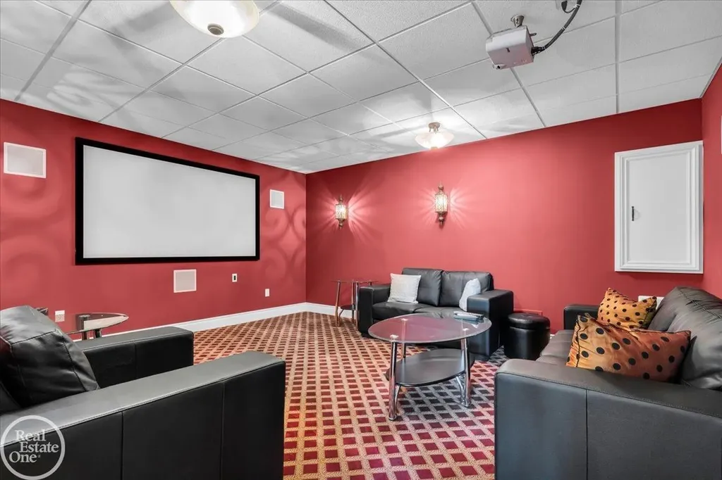 4326 Gratiot Avenue Port Huron City MI 48060