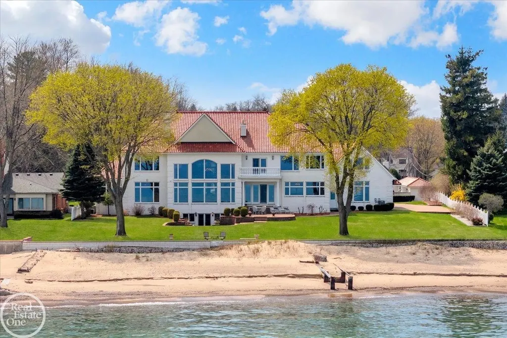 4326 Gratiot Avenue Port Huron City MI 48060