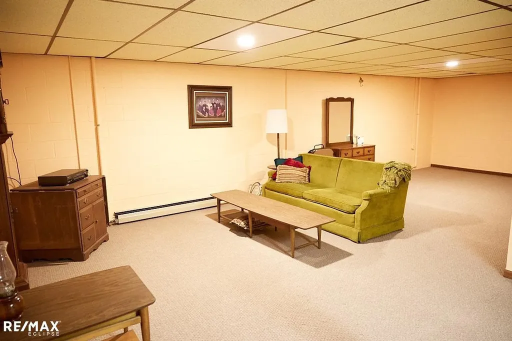 2557 Chicago Road Warren City MI 48092