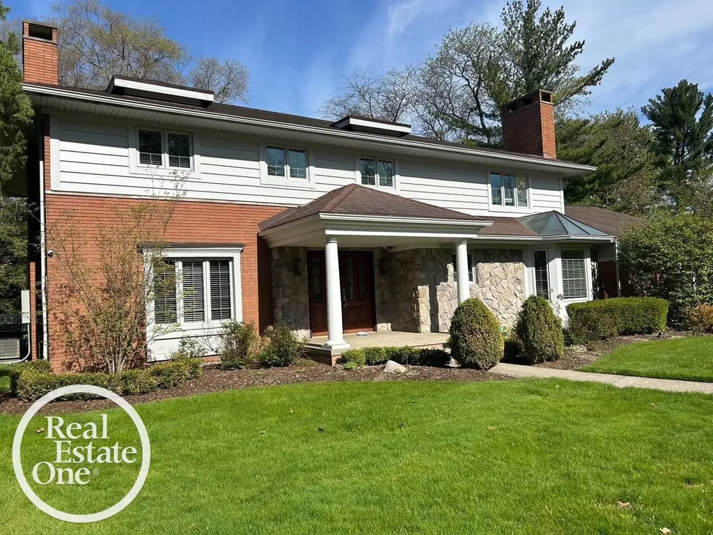 535 Ballantyne Road Village Of Grosse Pointe Shores City MI 48236