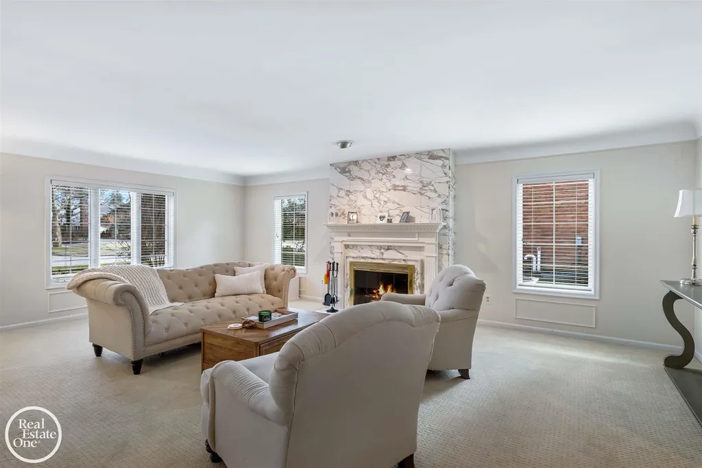 535 Ballantyne Road Village Of Grosse Pointe Shores City MI 48236