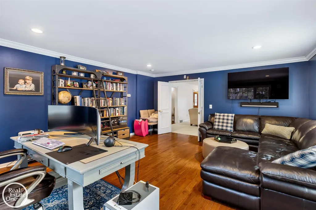 535 Ballantyne Road Village Of Grosse Pointe Shores City MI 48236