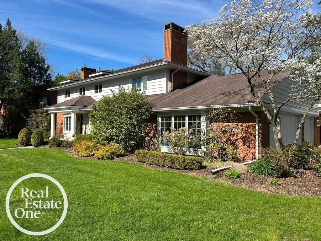 535 Ballantyne Road Village Of Grosse Pointe Shores City MI 48236